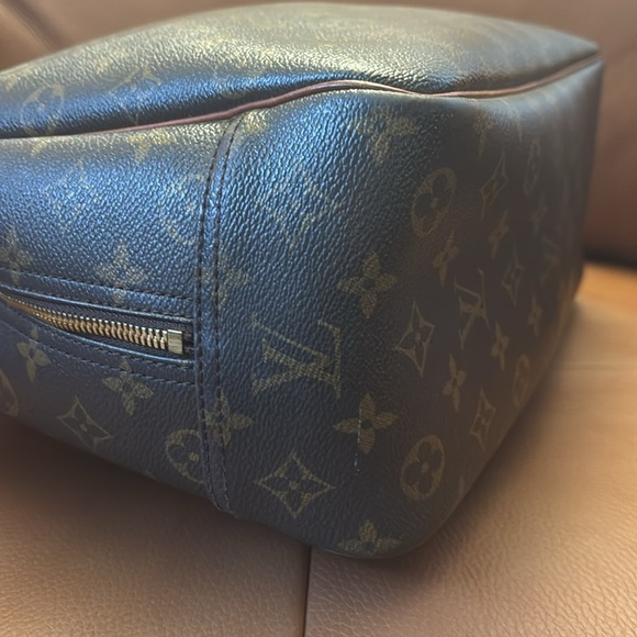 Louis Vuitton Monogram Deavuille Handbag with COA - Picture 7 of 15